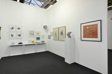 Marie von Heyl (Aquarelle), Maria Eitle-Vozar(Ton-Objekt), Dieter Kr�nzlein (Skulptur) @ KUNST 11 Z�RICH am Stand der Galerie ART FORUM UTE BARTH, Z�rich