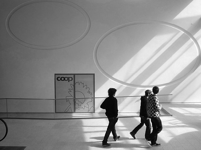 Susanna Niederer Relief 2010 Gips und Aluminium. 700 x 1250 x 4 cm. Mittim, Bahnhof Z�rich/Wallisellen